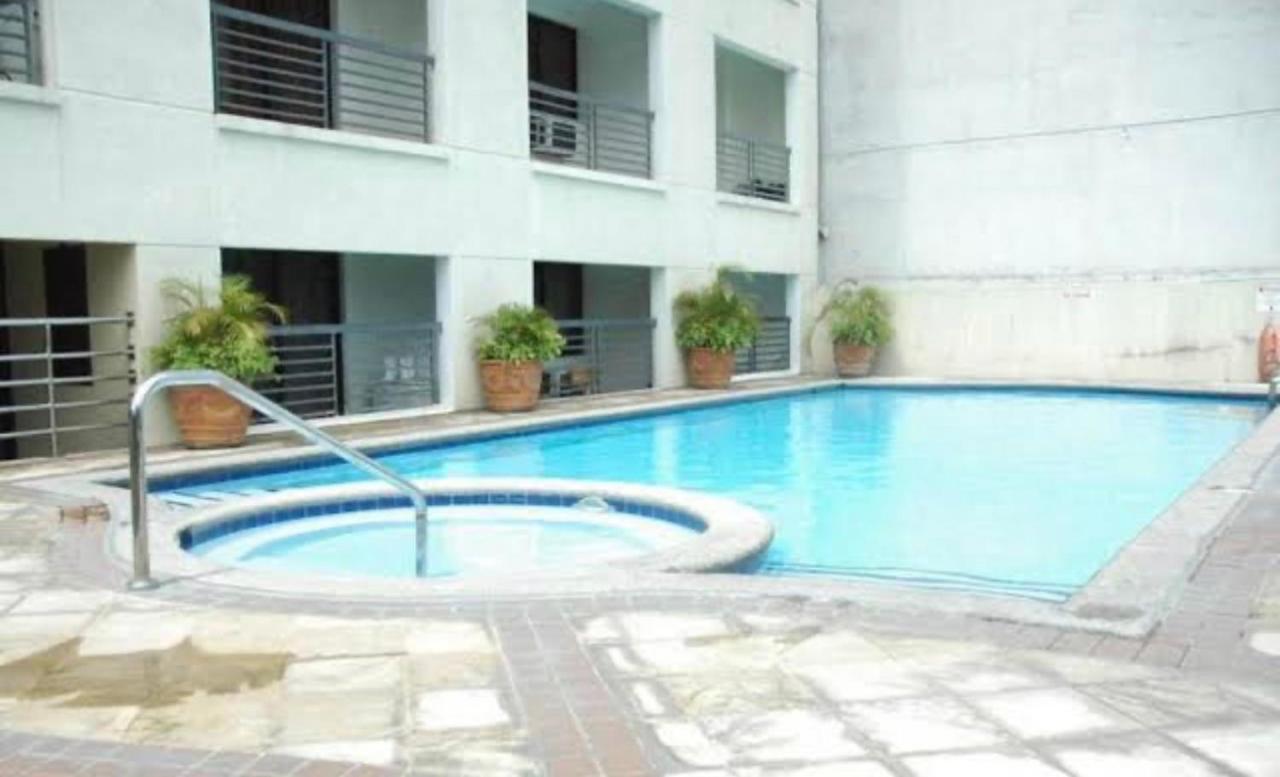 Aparthotel Poolside Family Greenbelt Makati *