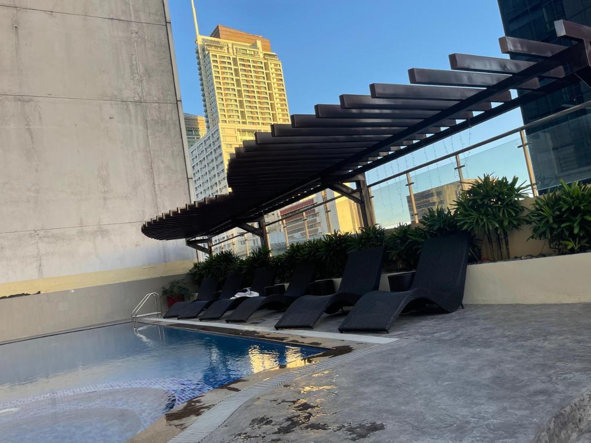 Poolside Family Greenbelt Makati Aparthotel Makati City